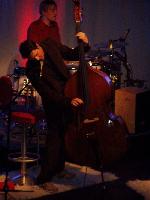Die Happy-Bassist Ralph beim Unplugged-Konzert in M�nster